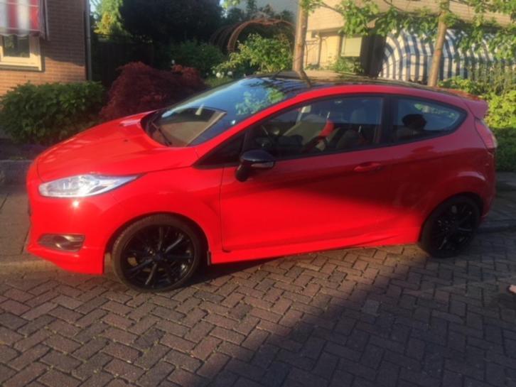 Ford Fiesta Red Edition 1.0 103KW140PK 3D 2015 Rood