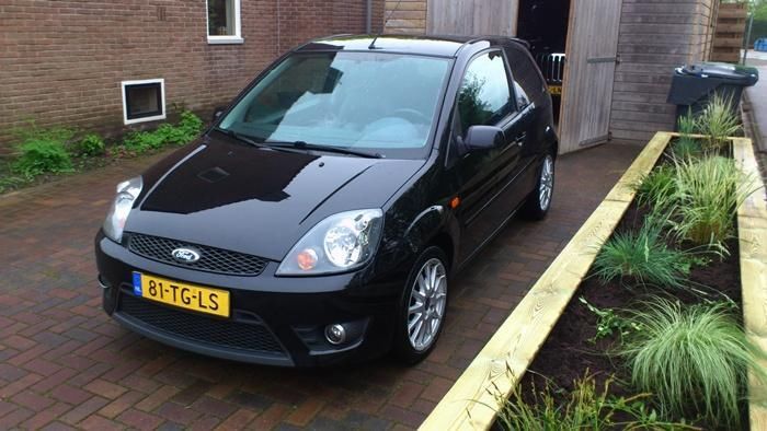 Ford Fiesta Ultimate Edition 1.6 16V 3DR 2006 Zwart 