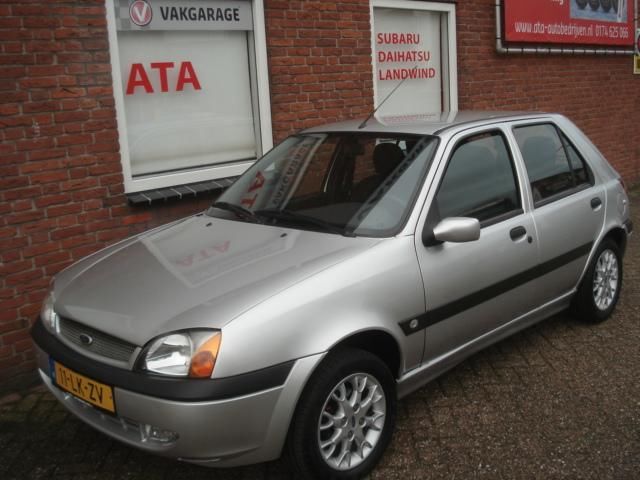 Ford Fista 1.3-8V Century