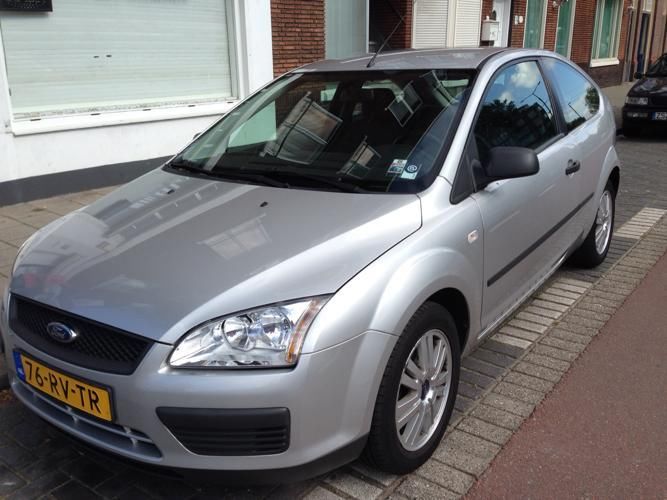 Ford Focus 1.4 59KW 3D 2005 Grijs