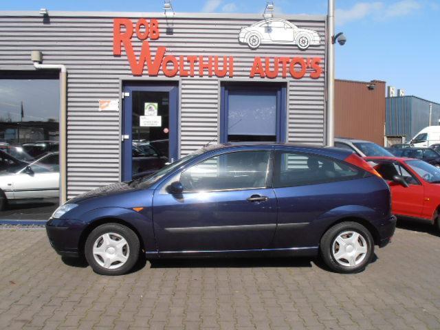 Ford Focus 1.4 I 16V Ambiente 3D BJ 02 Blauw Airco nw staat