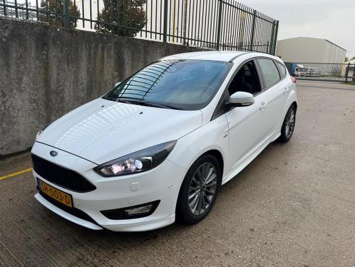 Ford Focus 1.5 TDCI ST-Line XENONPDCCAMERA