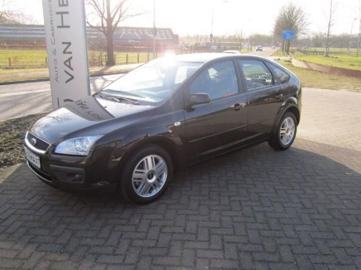 Ford Focus 1.6 16V Ghia 74kWAUTOMAATAIRCOLM velgen28766