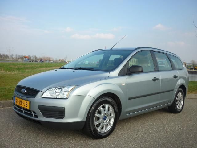 Ford Focus 1.6-16V Trend LEDER  2e PAASDAG OPEN 