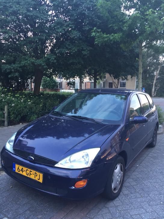 Ford Focus 1.6 I 2000 Blauw