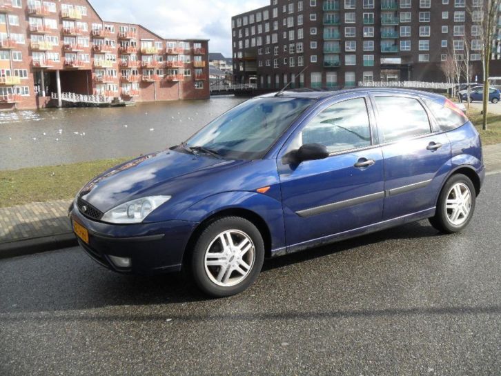 Ford Focus 1.6 I Trend 5D 2003 Blauw