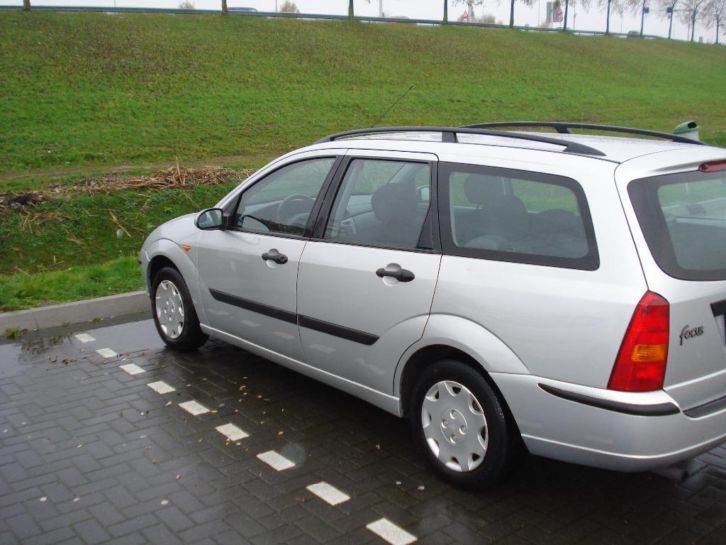 Ford Focus 1.6 I Wagon 2002 Grijs