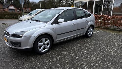 Ford Focus 1.6 met nap en onderhouds boekje en veel facturen