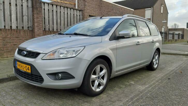 Ford focus 1.6 titanium, navigatie, airco. Zeer nette staat