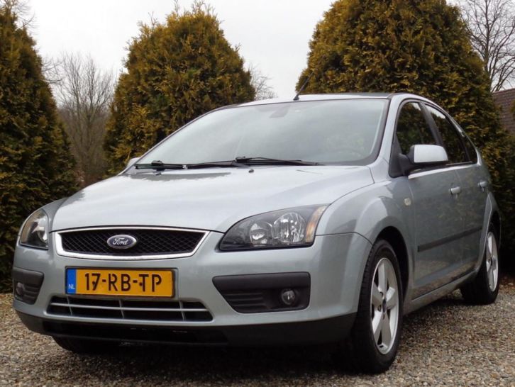 FORD FOCUS 16i 16V 5-DRS  AIRCO  CRUISE CONTROL  Netjes