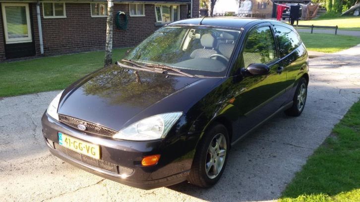 Ford Focus 1.8 Tddi Trend 3D 2000 Zwart