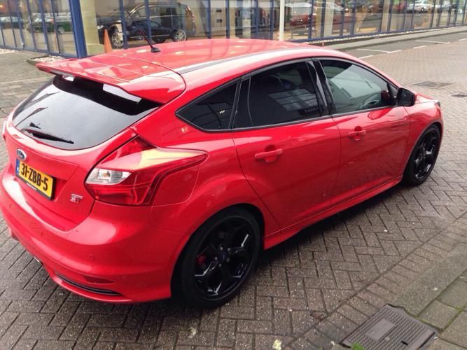 Ford Focus 2.0 Ecoboost 184KW 5D 2012 Rood