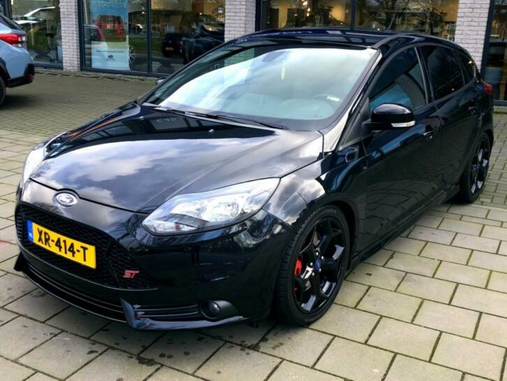 Ford Focus 2.0 ST 2013 BLACKOUT Editie, sportuitlaat Zwart