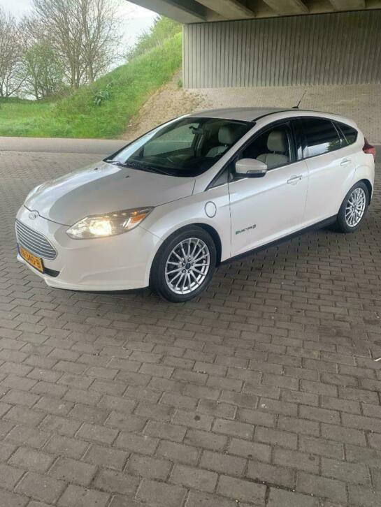 Ford Focus 2013 Wit