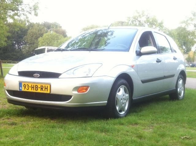 Ford Focus, automaat, airco, trekhaak, dealer onderhouden