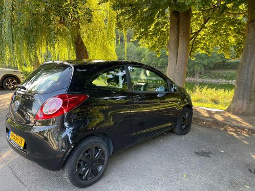 Ford KA 1.2 51KW 2010 Zwart. 1 jaar APK