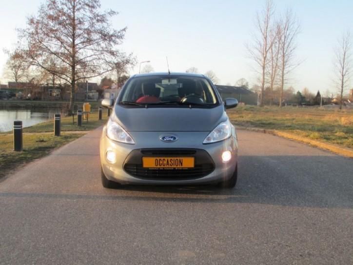 Ford Ka 1.2 Titanium  Airco  Panorama  Topstaat