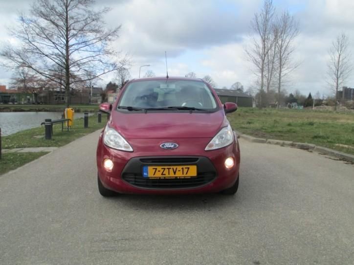 Ford Ka 1.2 Titanium  Airco  PDC  NW APK (bj 2009)