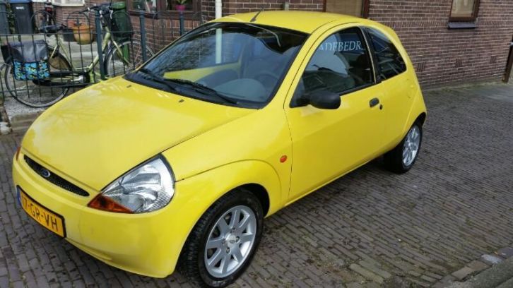 Ford KA 1.3 I 44KW 2001 Geel (ook zondag039s open)