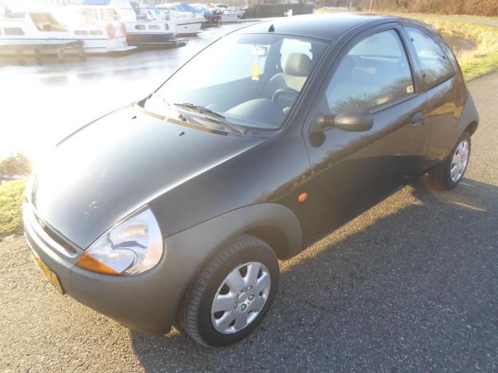 Ford KA 1.3 I 44KW BJ2001 Zwart Apk verlopen Roestvorming