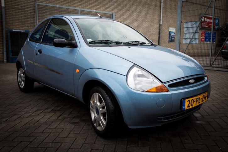 Ford KA 1.3 I 51KW 2004 Grijs APK 18-03-2016 AIRCO Prive