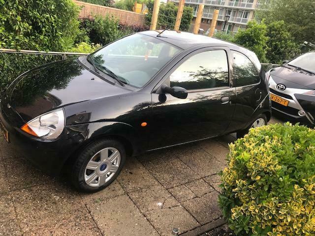 Ford KA 1.3 I 51KW 2005 Zwart Nieuw APK, full options