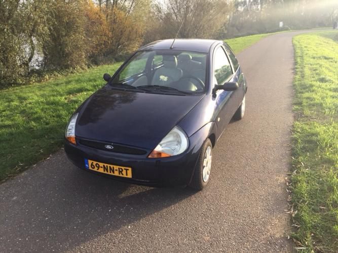 FORD KA met lederen bekleding