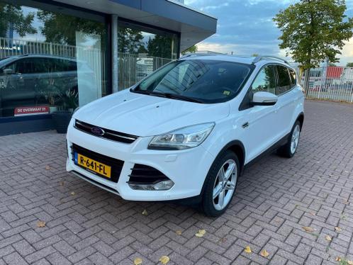 Ford KUGA 1.6 Titanium Plus  PANO  NAVI  Keyless  Xenon