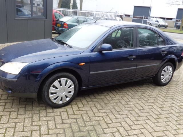 Ford Mondeo 1.8 16V 81KW HB 2002 Blauw