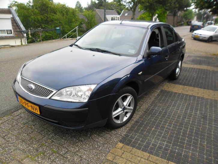 Ford Mondeo 1.8 16V 81KW HB 2004 Blauw 5 DEURS HB AIRCO 