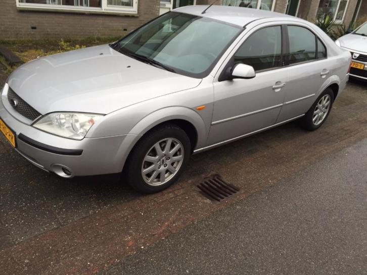 Ford Mondeo 1.8 16V 92KW HB 2001 Grijs