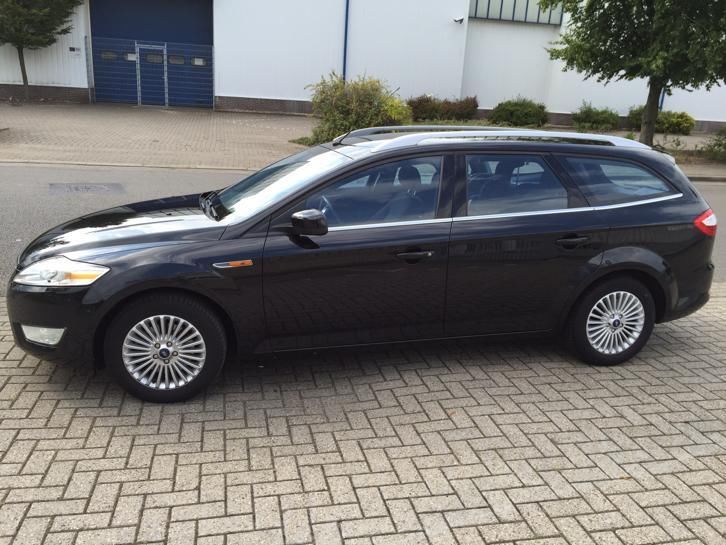 Ford Mondeo 2.0 16V Wagon 145pk Zwart Titanium