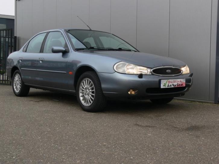 Ford Mondeo 2.0 I SDN AUT 2000 Blauw