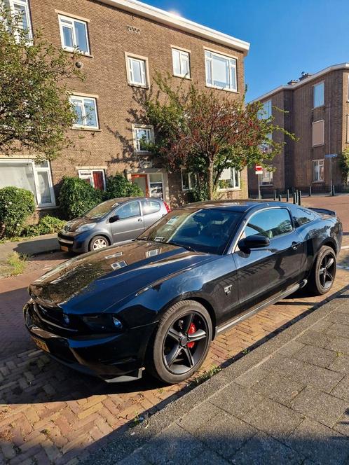 Ford Mustang GT Bullit 2010 Zwart