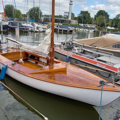 Fraaie open zeilboot quotFly Tourquot te koop