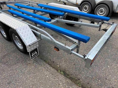 Freewheel 2514 GT-L boottrailer 2000kg met handlier etc.