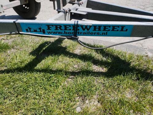 Freewheel  kantel  trailer.