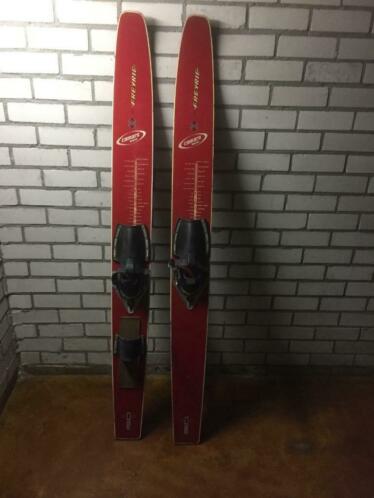 Freyrie waterskis