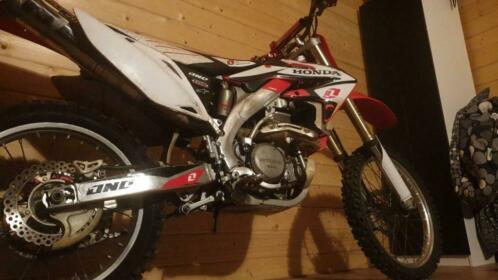 Frisse honda crf 450 crosser crosmotor