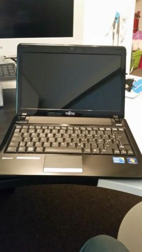 Fujitsu Lifebook intel i3 500gb win 7 pro