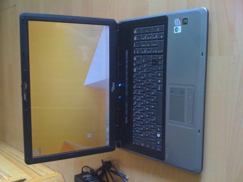 fujitsu siemens amilo xi2528