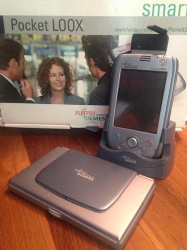 Fujitsu Siemens PDA Pocket LOOX met keyboard  GSM module