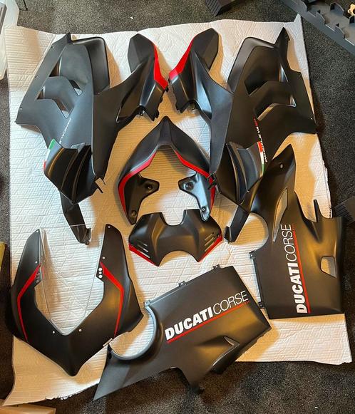 Fullsix Carbon. Design Ducati Panigale V4SP