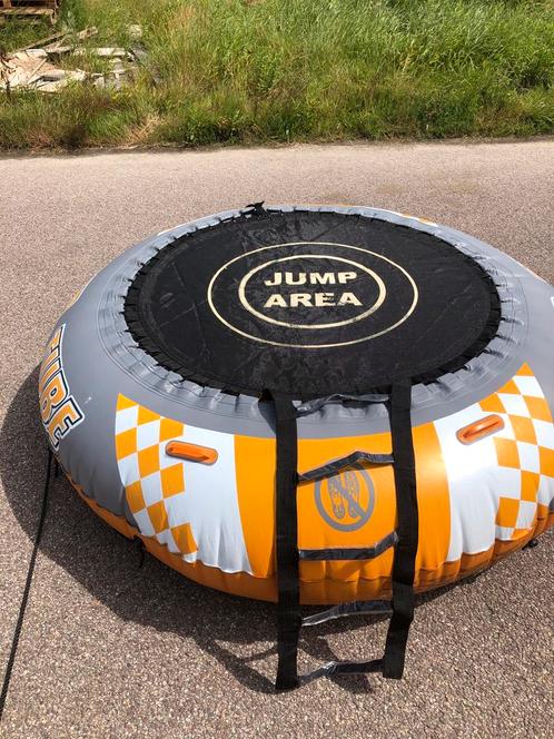 Funtube met jump area