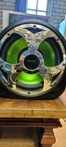 Fusion active tube subwoofer