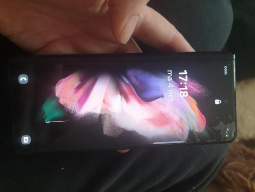 Galaxy Z fold 3 512GB achterkan beschadigt