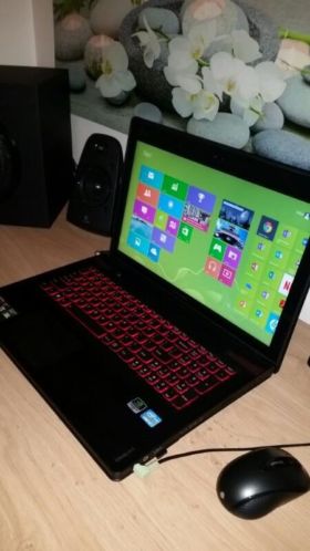 Game Laptop Lenovo Y500 