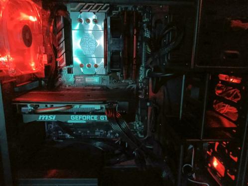 Game pc, rode verlichting.