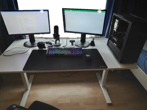 Gamer Setup (PC, Monitors amp Randapparatuur)