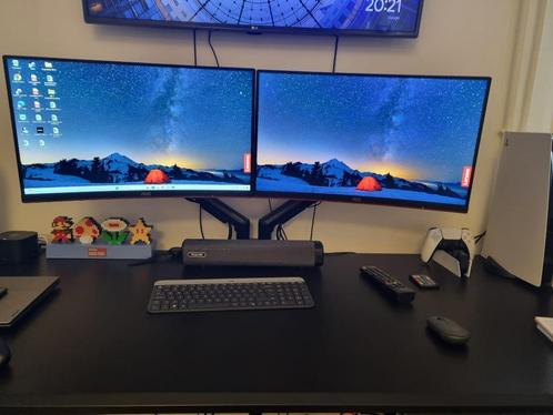 Gaming Curved Monitor AOC C24G1 2x en monitorarm